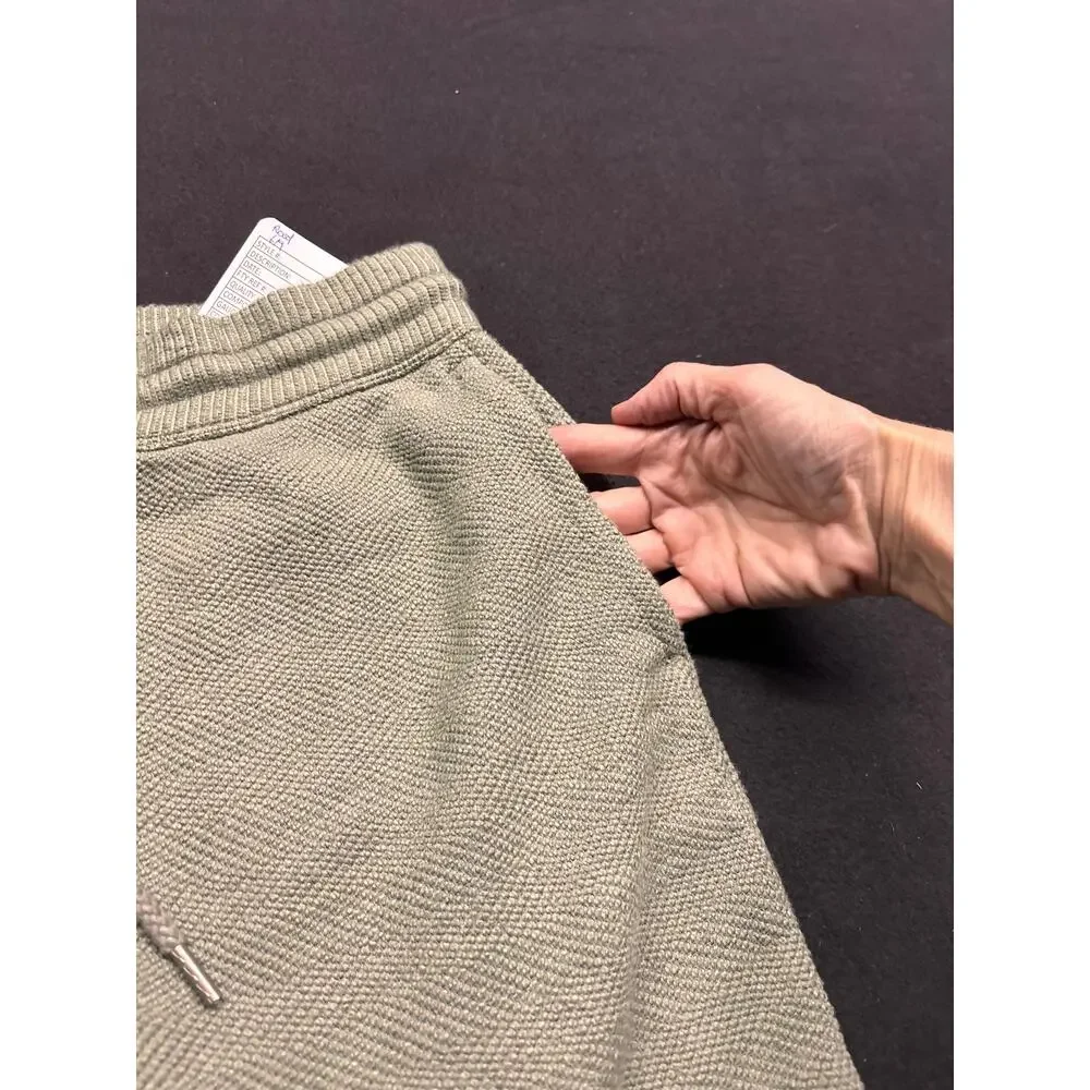 Faherty Whitewater Short Olive Sample Deadstock M